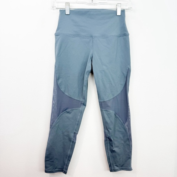 Alo Yoga Blue Mesh Cropped Leggings Size Small - Picture 1 of 5